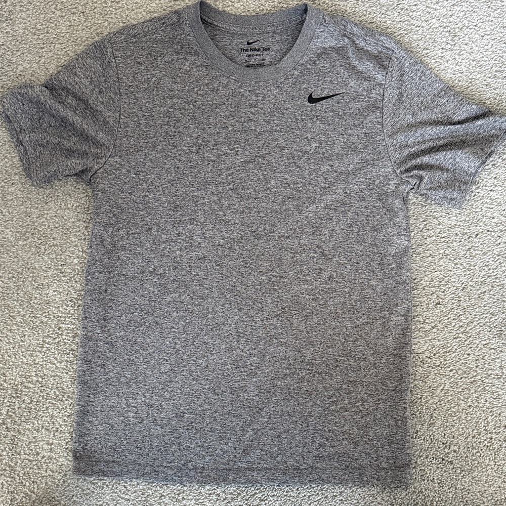 Nike Men's Heather Gray Short Sleeve Tee